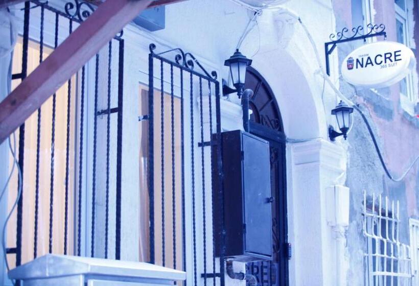 اتاق اکونومی, Taksim Nacre 360 Suit