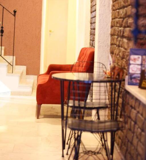 اتاق اکونومی, Taksim Nacre 360 Suit