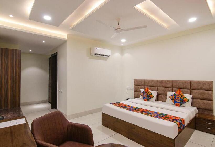 سوییت, Fabhotel Prism Grand