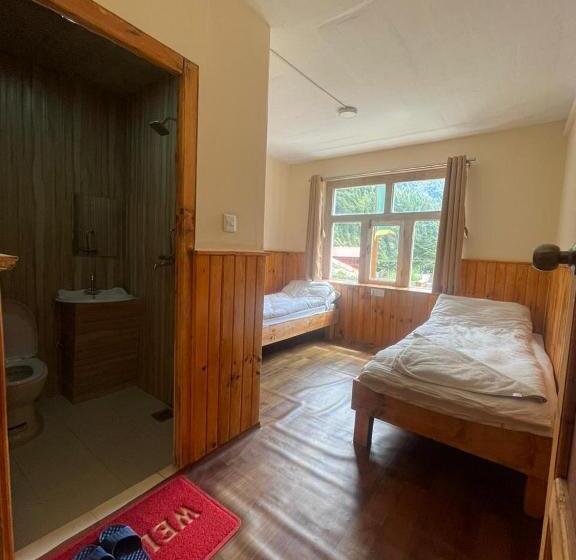 اتاق استاندارد, Kongde Peak Guest House