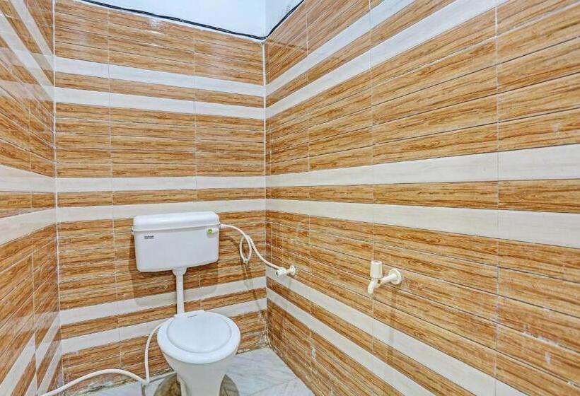 اتاق کلاسیک سه تخته, Oyo Ajay Guest House