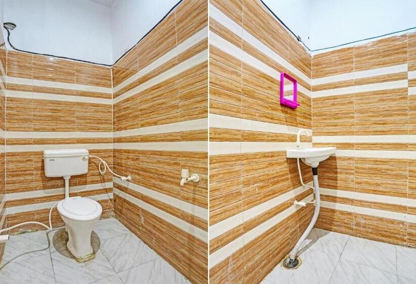 اتاق کلاسیک سه تخته, Oyo Ajay Guest House