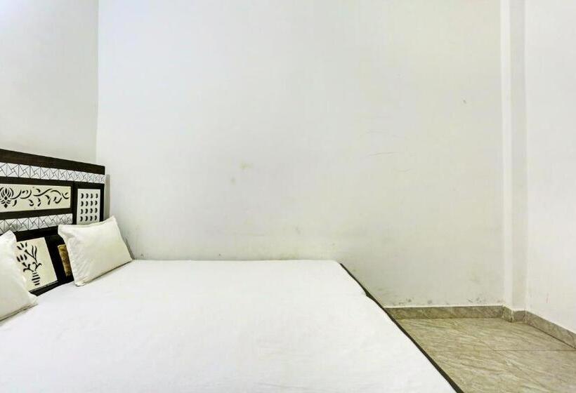 اتاق کلاسیک سه تخته, Oyo Ajay Guest House