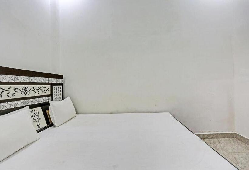 اتاق کلاسیک سه تخته, Oyo Ajay Guest House