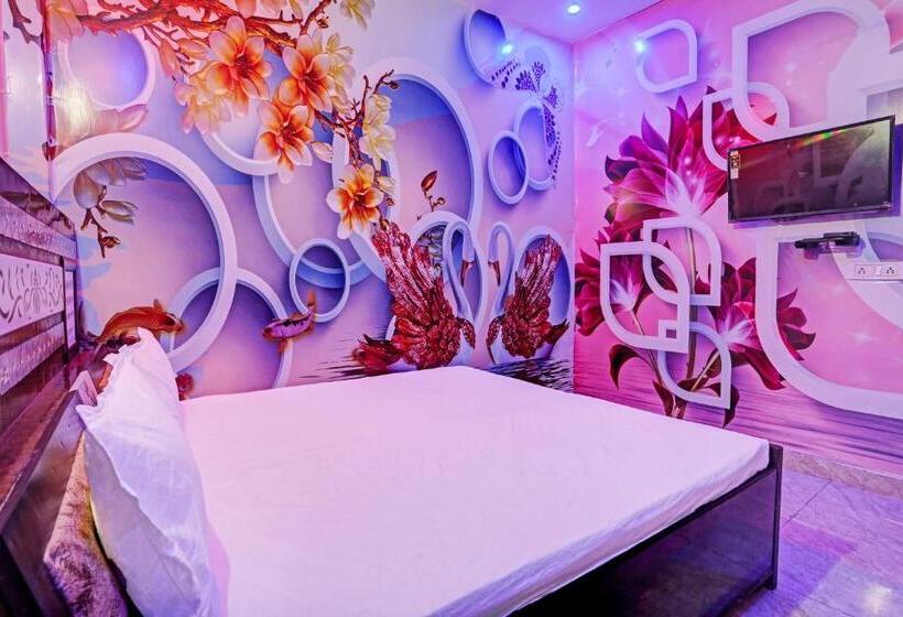 اتاق کلاسیک سه تخته, Oyo Ajay Guest House