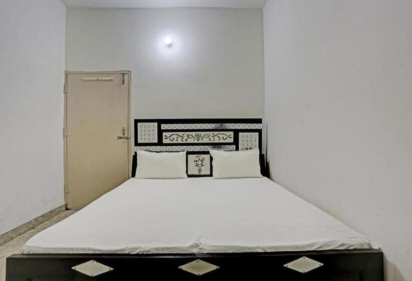 اتاق کلاسیک سه تخته, Oyo Ajay Guest House