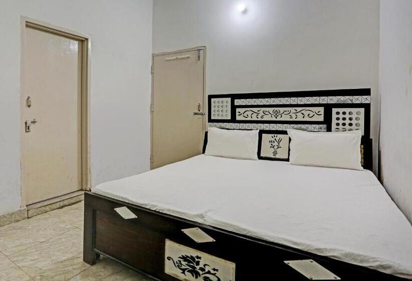 اتاق کلاسیک سه تخته, Oyo Ajay Guest House