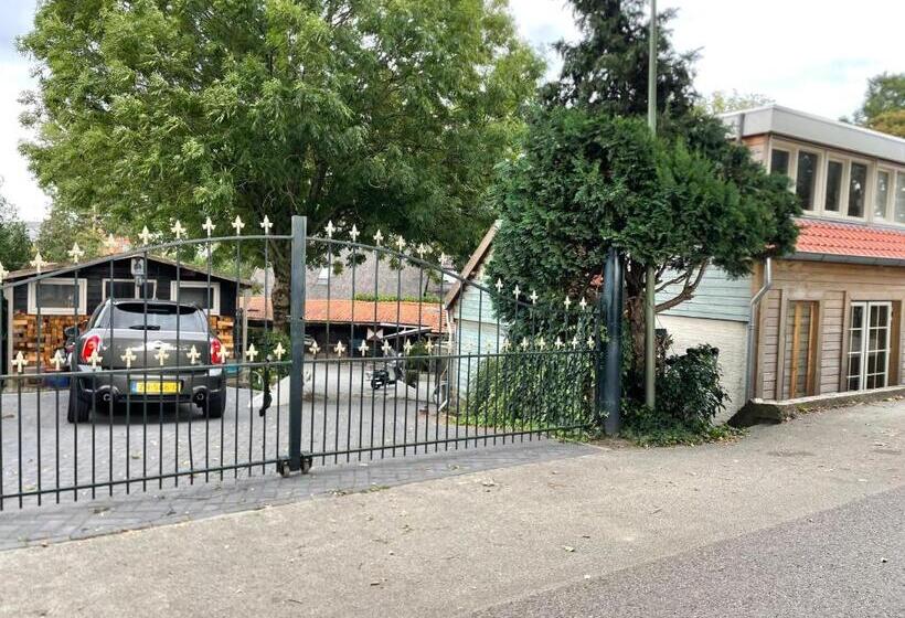اتاق استاندارد, Aan De Dijk