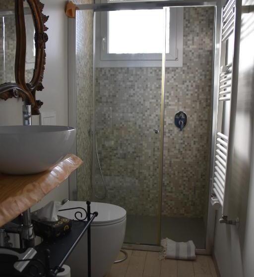 اتاق استاندارد سه نفره, Residenza Delle Farfalle Tripla Con Bagno Privato E Matrimoniale Con Bagno Condiviso