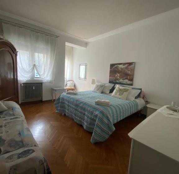 اتاق استاندارد سه نفره, Residenza Delle Farfalle Tripla Con Bagno Privato E Matrimoniale Con Bagno Condiviso