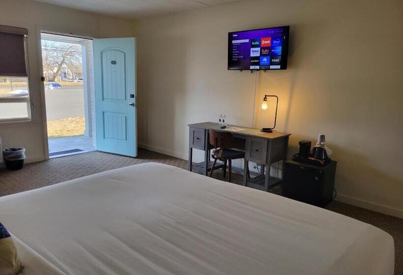 اتاق استاندارد با تخت بزرگ برای معلولان, Circle Hotel Fairfield