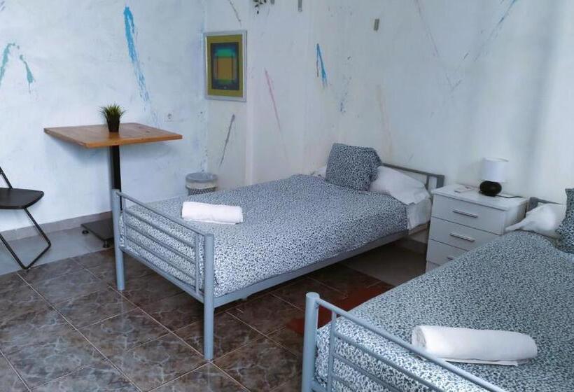 اتاق استاندارد چهار تخته, Sevilladream
