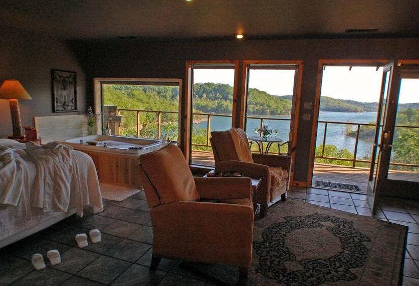 Suite with lake view, Beaver Lakefront Cabins   Couples Only Getaways