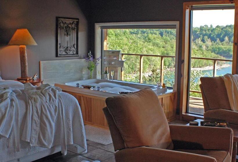 Suite with lake view, Beaver Lakefront Cabins   Couples Only Getaways