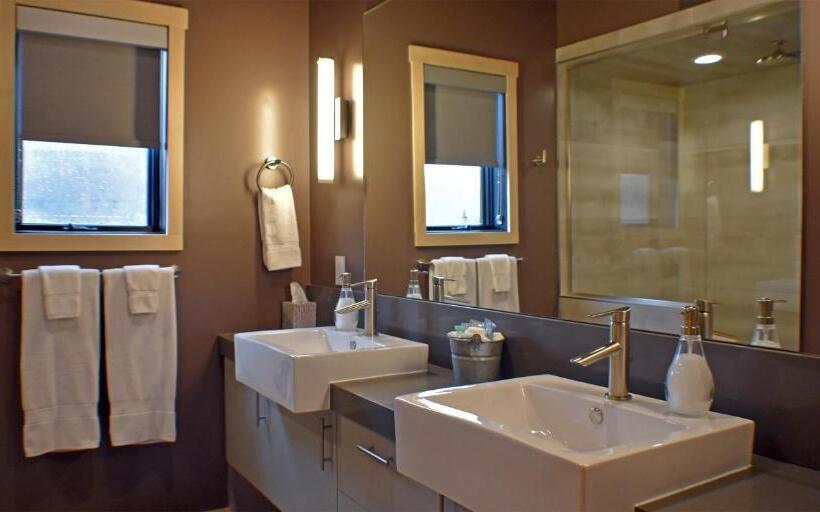 סוויטת סופריור, Beaver Lakefront Cabins   Couples Only Getaways