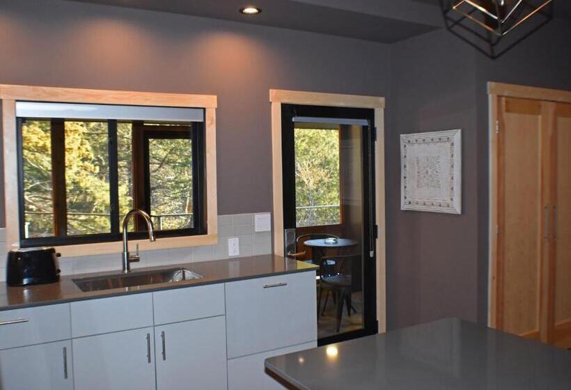 סוויטת סופריור, Beaver Lakefront Cabins   Couples Only Getaways