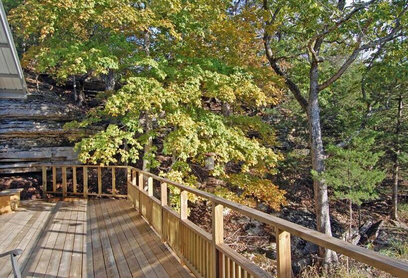 בקתה, Beaver Lakefront Cabins   Couples Only Getaways