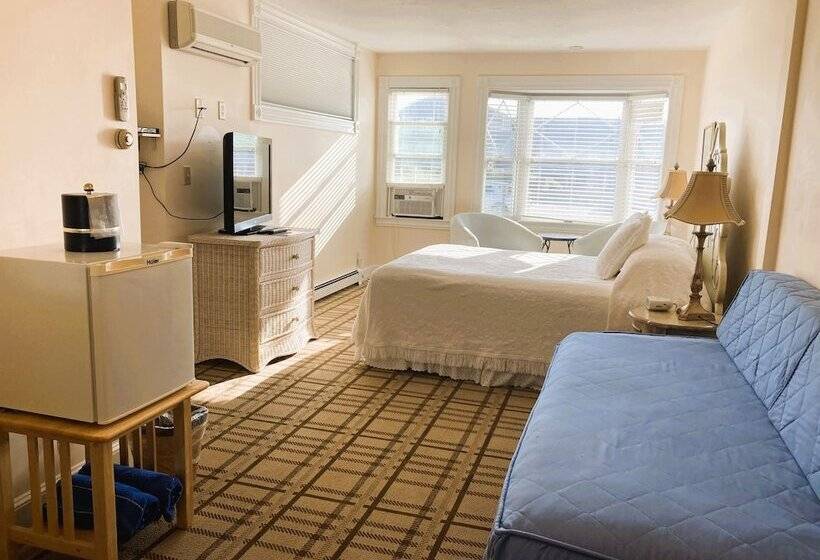 اتاق استاندارد سه نفره با چشم‌انداز کنار دریا, By The Sea Guests Bed & Breakfast And Suites