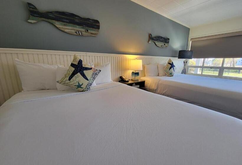اتاق استاندارد با چشم‌انداز استخر, Circle Hotel Fairfield