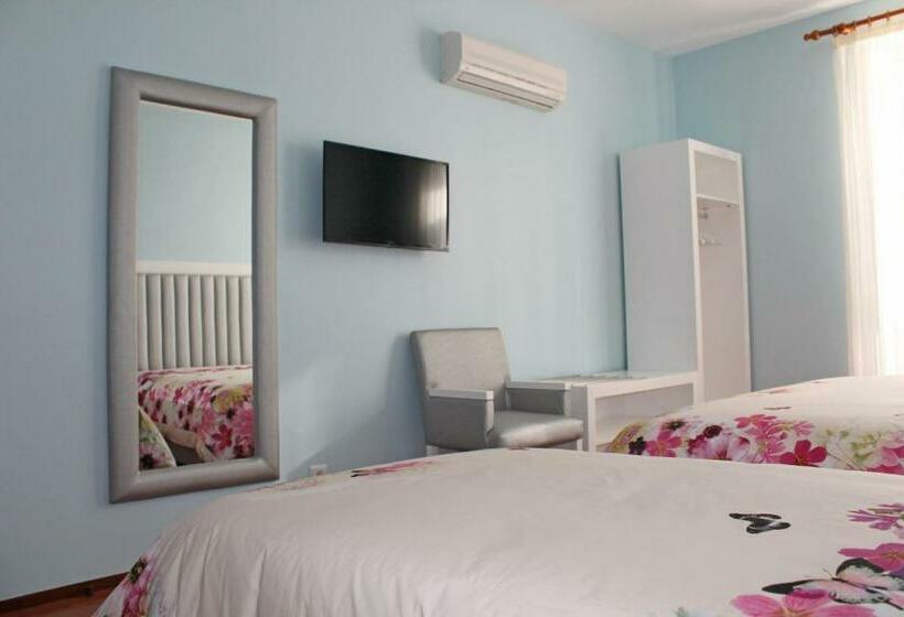 اتاق استاندارد سه نفره, Grande Oceano Guest House