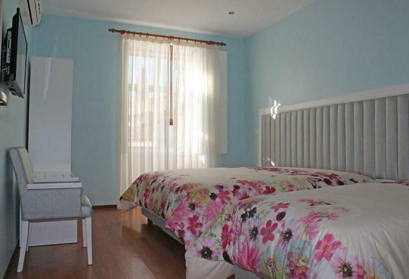 اتاق استاندارد سه نفره, Grande Oceano Guest House
