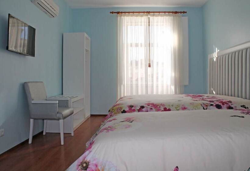 اتاق استاندارد سه نفره, Grande Oceano Guest House