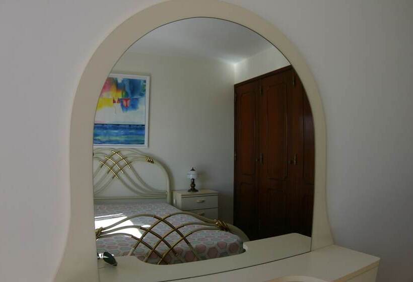 Standard Room Double Bed Side Sea View, Lá Em Cima