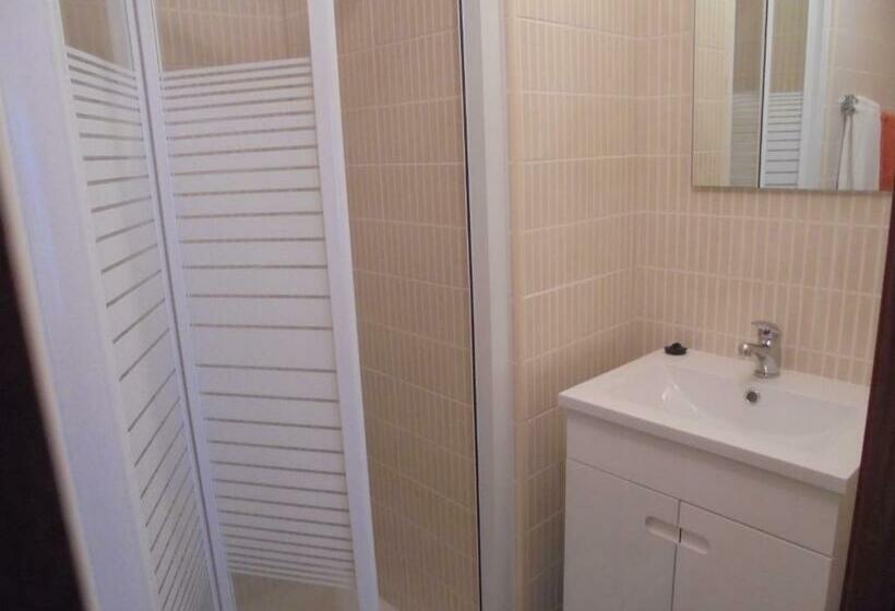 اتاق استاندارد, Lagos City Center Guest House & Hostel