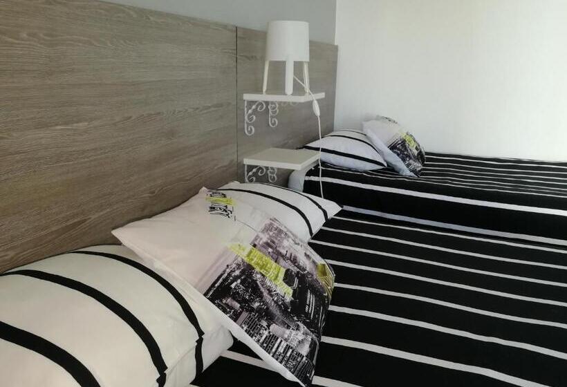 آپارتمان 1 خوابه با بالکن, Lagos City Center Guest House & Hostel