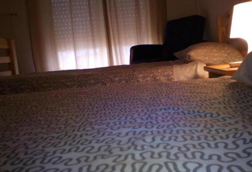 اتاق استاندارد سه نفره, Lagos City Center Guest House & Hostel