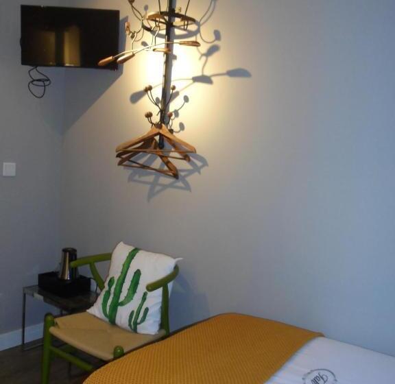 اتاق استاندارد یک نفره, Tak Boutique Old Town
