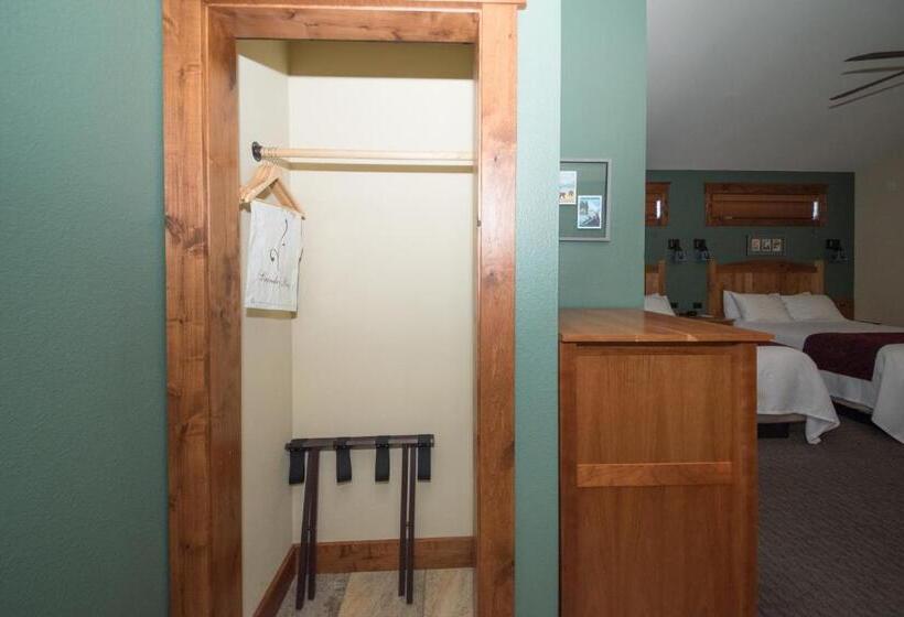اتاق لوکس, The Maxwell Inn