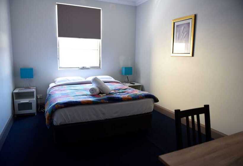 اتاق استاندارد, The Emperors Crown Hostel