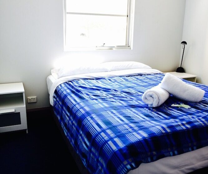 اتاق استاندارد با سرویس بهداشتی مشترک, The Emperors Crown Hostel