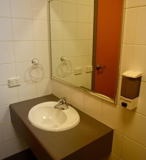 اتاق استاندارد, The Emperors Crown Hostel