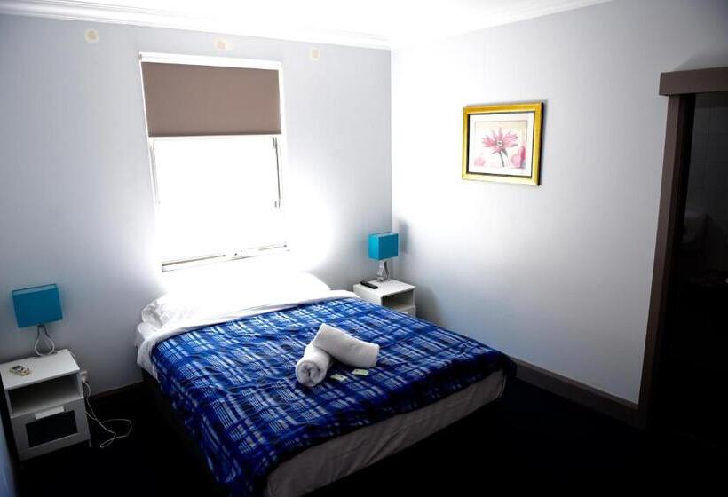 اتاق استاندارد, The Emperors Crown Hostel