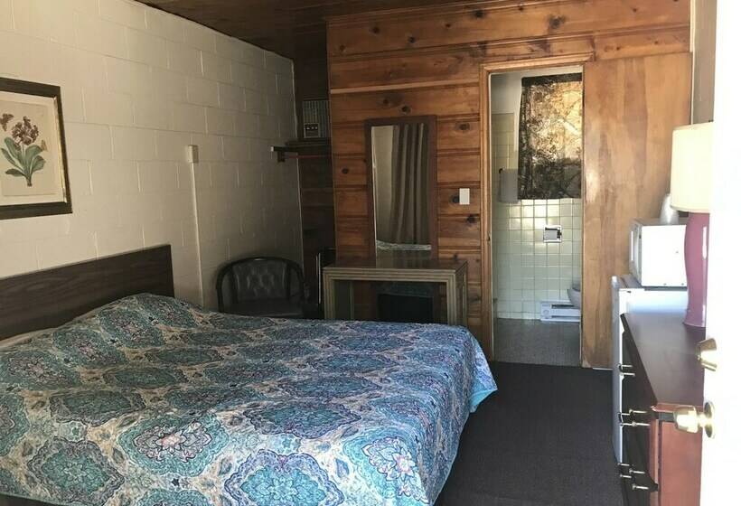 اتاق استاندارد, White Pine Motel