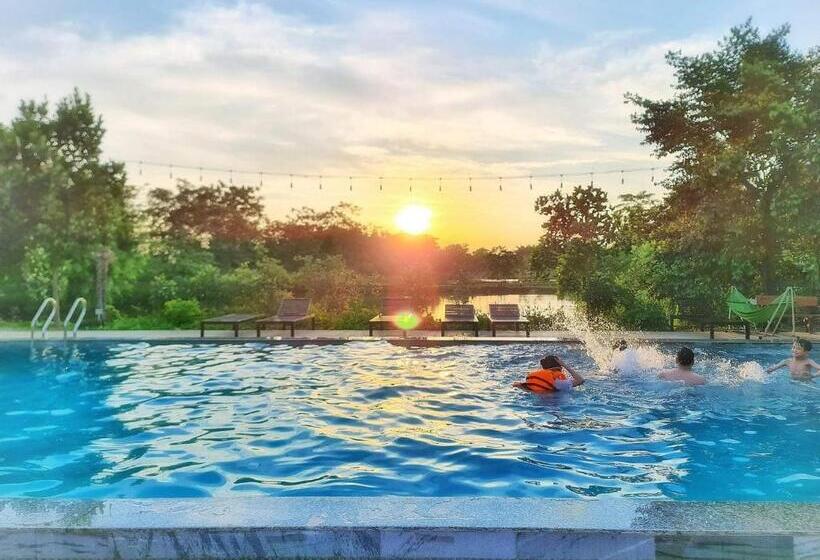 سوییت با چشم‌انداز باغ, Trang An Four Seasons Bungalow