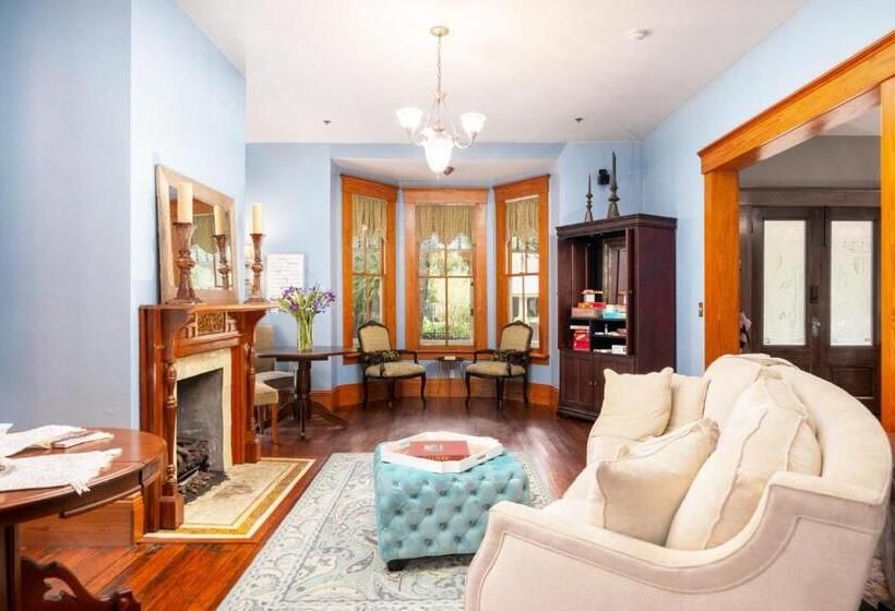 اتاق استاندارد, Savannah Suite