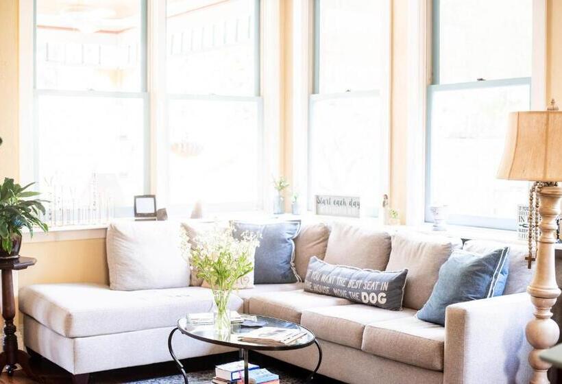 اتاق استاندارد, Savannah Suite
