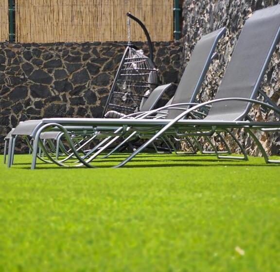 ویلای لوکس 1 خوابه, Villa Gonzalez Sea Views