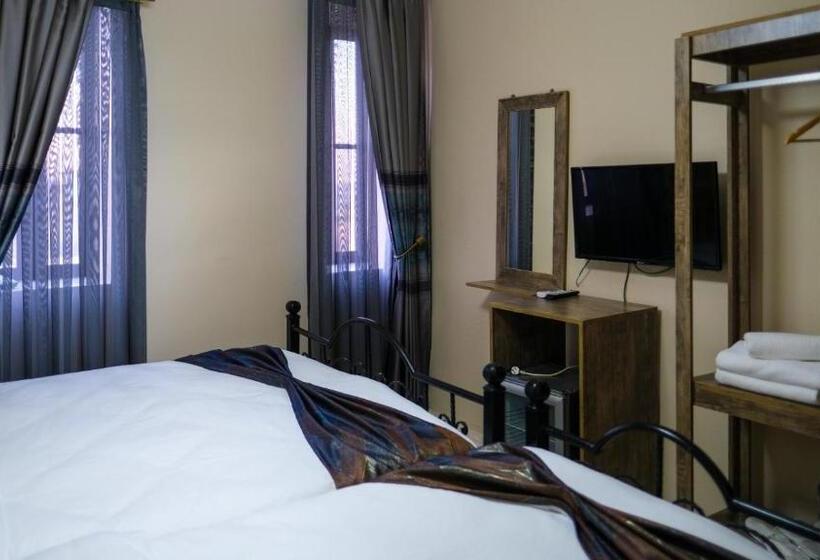 اتاق استاندارد سه نفره, Ağa Konağı