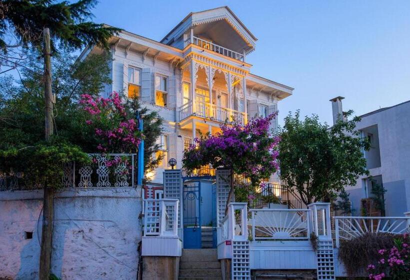 سوییت با چشم‌انداز دریا, Mansion Miliá