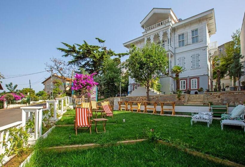 سوییت با چشم‌انداز دریا, Mansion Miliá