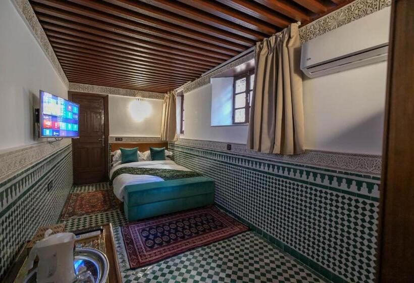 اتاق استاندارد با چشم‌انداز استخر, Riad Fes Ziyat & Spa