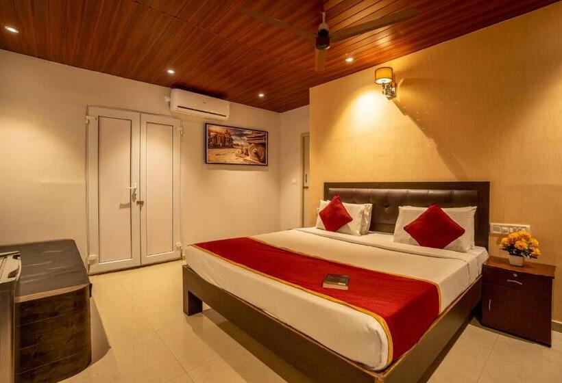 اتاق استاندارد با تخت بزرگ, Seasons Suites   Koramangala
