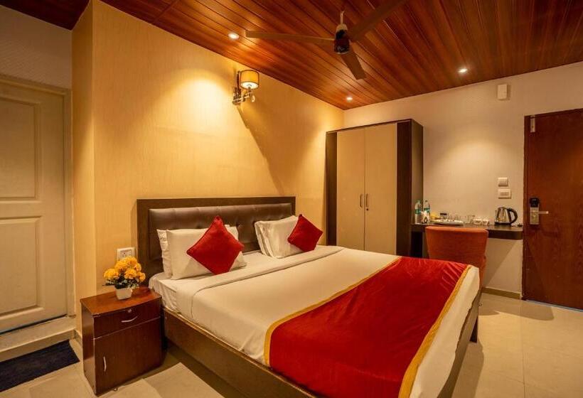 اتاق استاندارد با تخت بزرگ, Seasons Suites   Koramangala