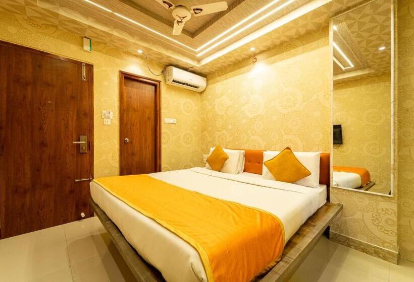 اتاق لوکس با تخت بزرگ, Seasons Suites   Koramangala
