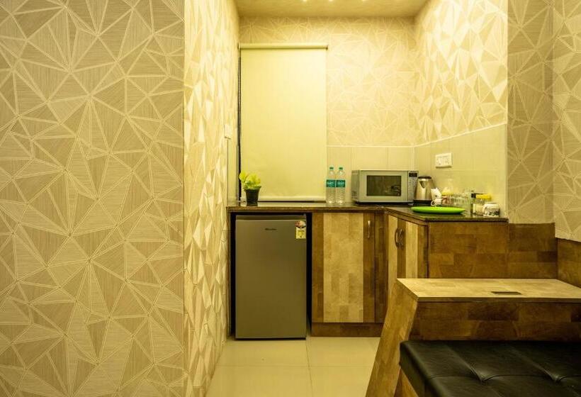 اتاق سوپریور چهار تخته, Seasons Suites   Koramangala