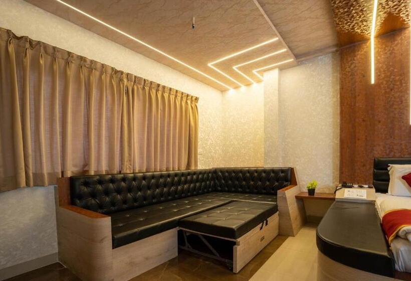 اتاق سوپریور چهار تخته, Seasons Suites   Koramangala